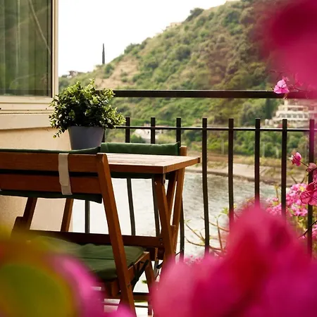 Mare Roccia Beachfront *