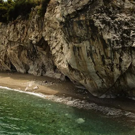Daire Mare Roccia Beachfront Taormina