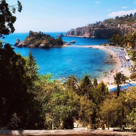 Mare Roccia Beachfront טאורמינה